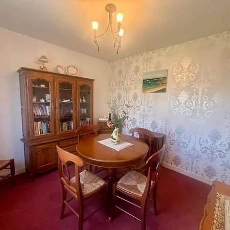 Holiday home Fontaine Blanche River View, Large Patio & Garden In Brittany With Starlink Wifi Treffrin