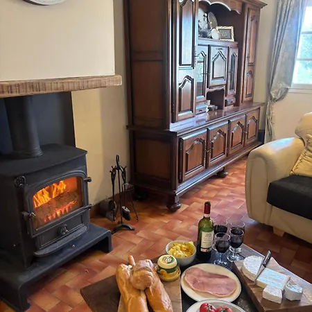 Holiday home Fontaine Blanche River View, Large Patio & Garden In Brittany With Starlink Wifi *